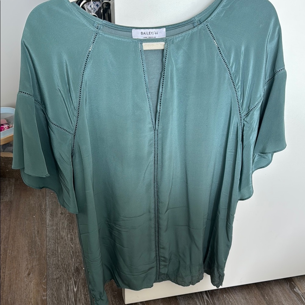 Bailey 44 Green Relaxed Buttoned Blouse sz L